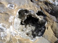 quartz pocket in shale